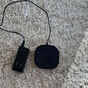 Mophie Black Wireless Charging Pad with Adapter